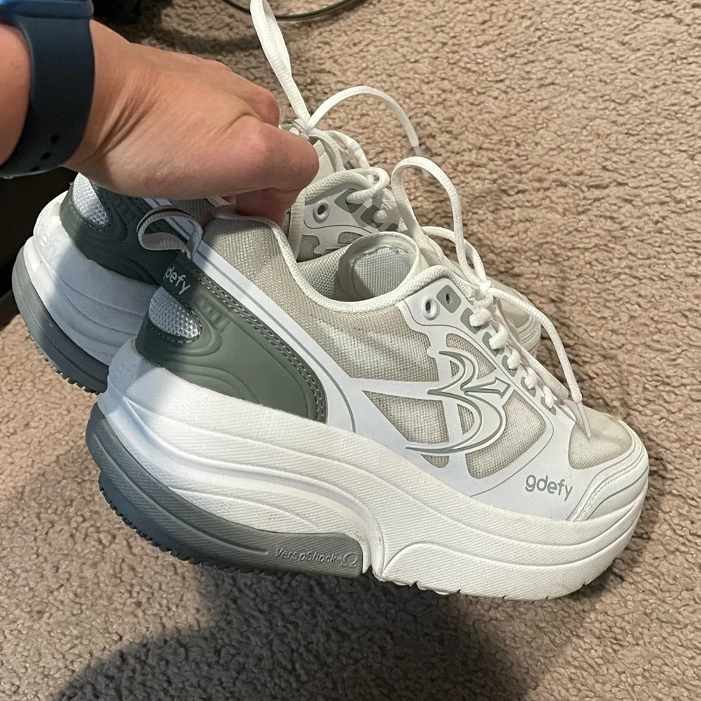 Authentic GRAVITY DEFYER ION ATHLETIC SHOES